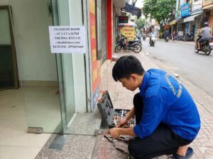 sửa cửa kính phường bàn cờ