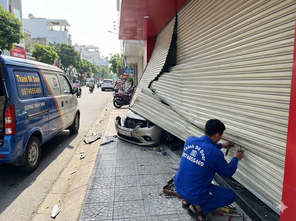 📌SỬA CỬA CUỐN ĐÀ NẴNG 24/7 CỨU HỘ CỬA CUỐN NHANH CHÓNG 2 sửa cửa cuốn đà nẵng