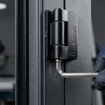 cách chỉnh bản lề 3d cửa nhôm